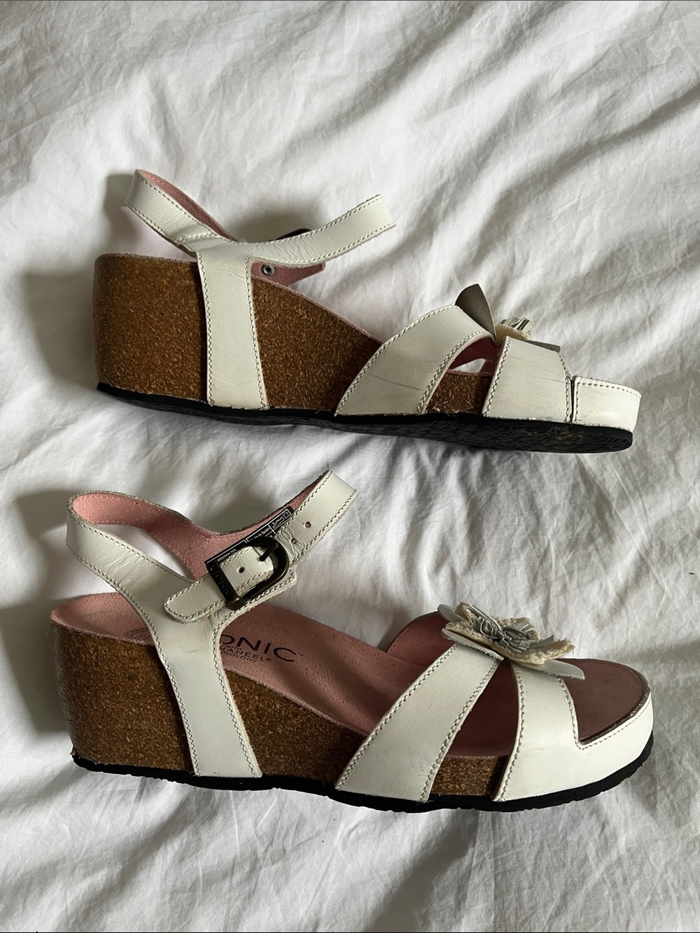 Vionic white pink floral wedge sandals size 8 women’s - Picture 2 of 8
